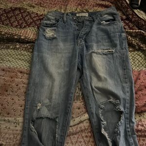 angle kiss distressed pants